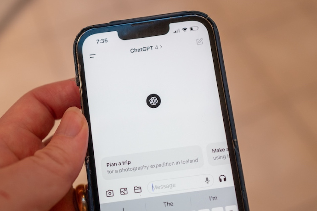 Apple возобновила переговоры с OpenAI по ИИ для IPhone - Bloomberg