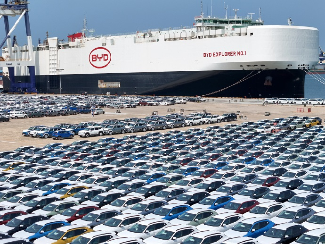 Китайский автогигант BYD увеличивает годовые планы продаж почти до уровня Ford
