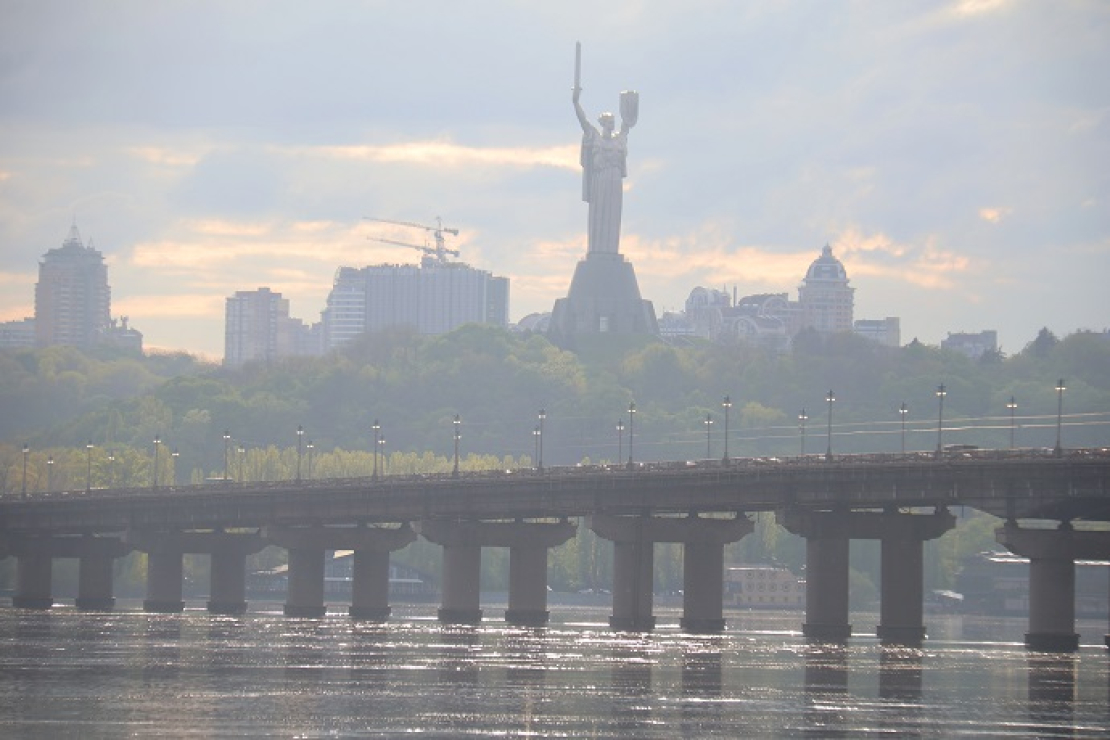 КМДА просит правительство срочно отреставрировать мост через Днепр
