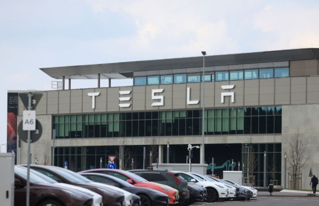Маск опроверг сообщение об отказе Tesla от выпуска бюджетного авто