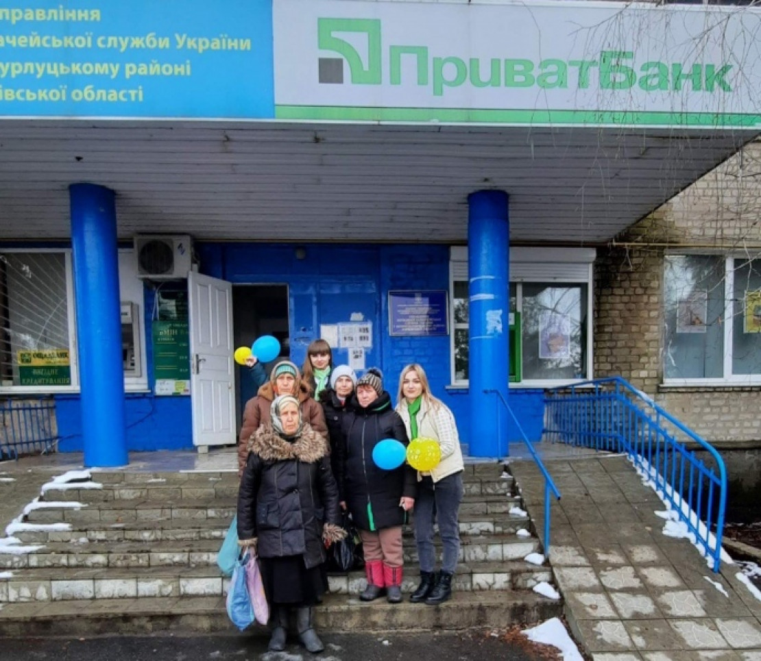 ПриватБанк відновив роботу відділень у звільнених Великому Бурлуку та Снігурівці