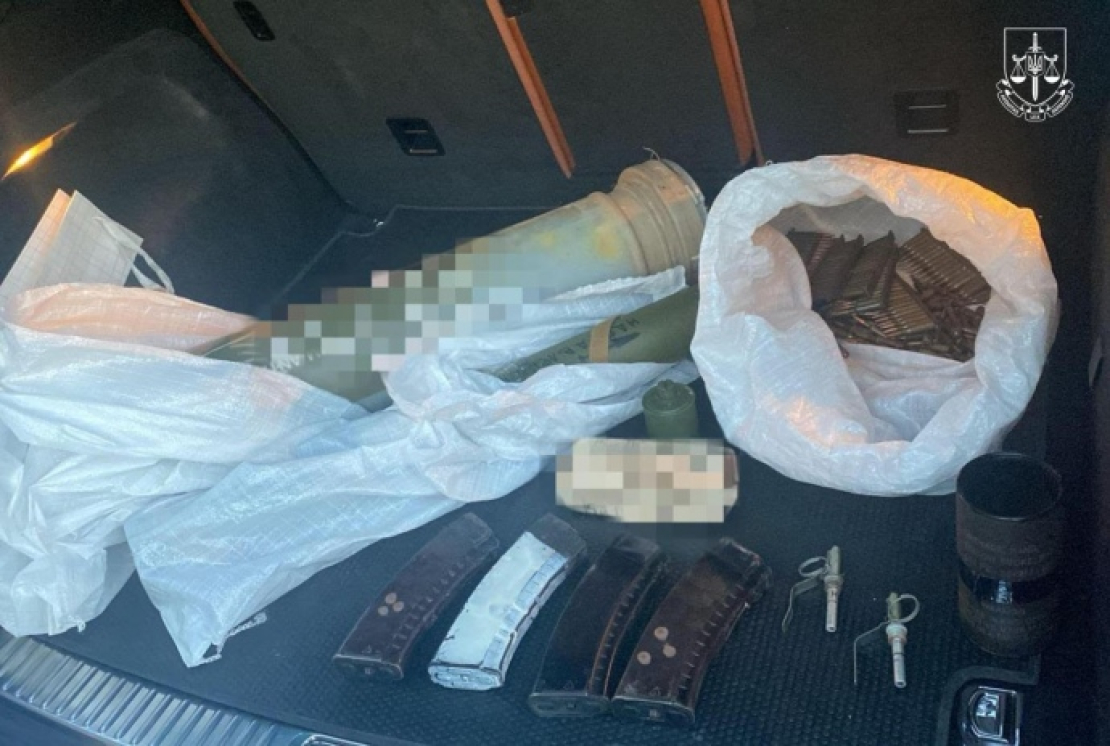 В Украине перекрыли каналы сбыта оружия и наркотиков: подозрения получили более 100 человек